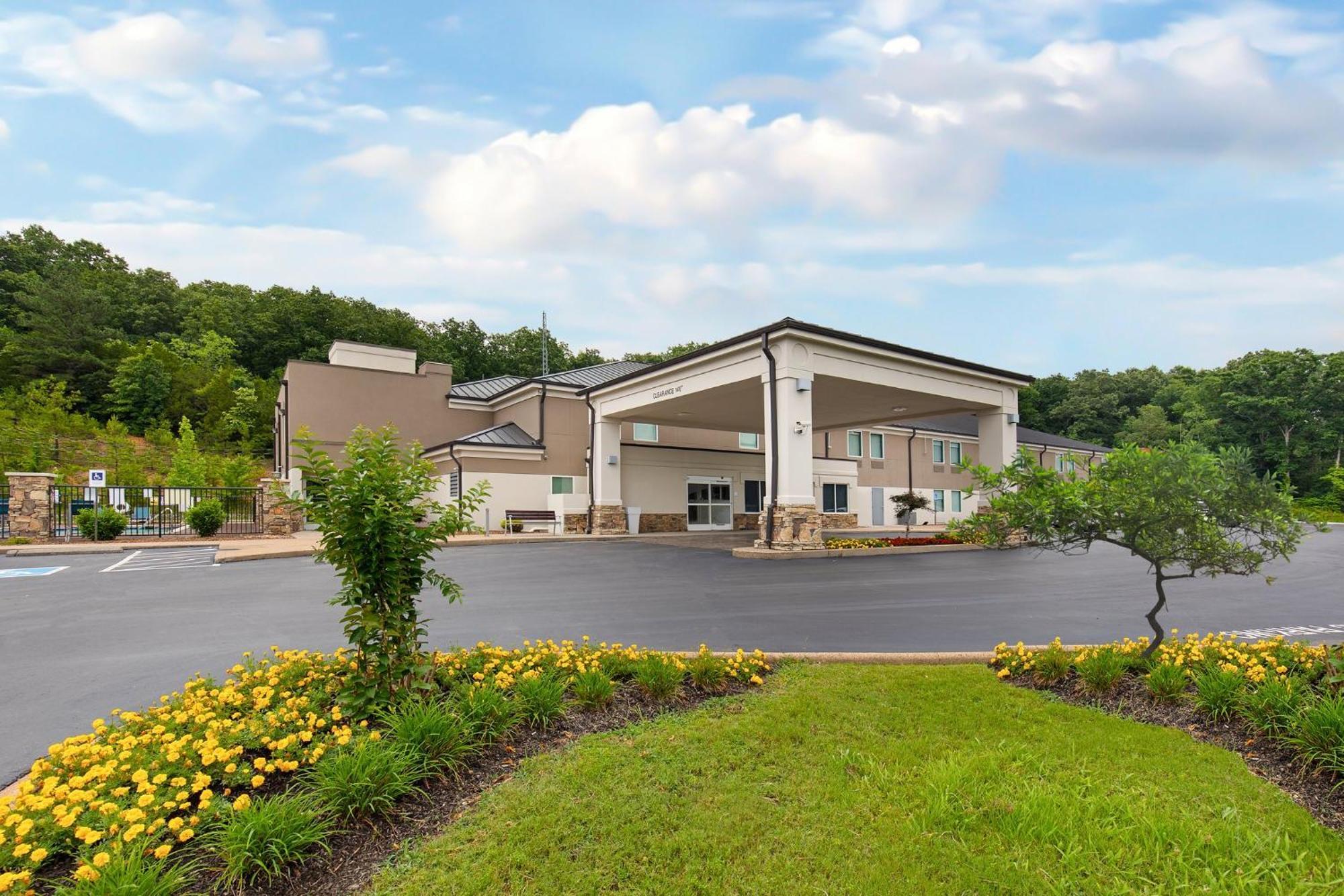 Holiday Inn Express Hurricane Mills Waverly By Ihg Exterior photo