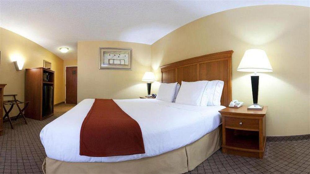 Holiday Inn Express Hurricane Mills Waverly By Ihg Exterior photo