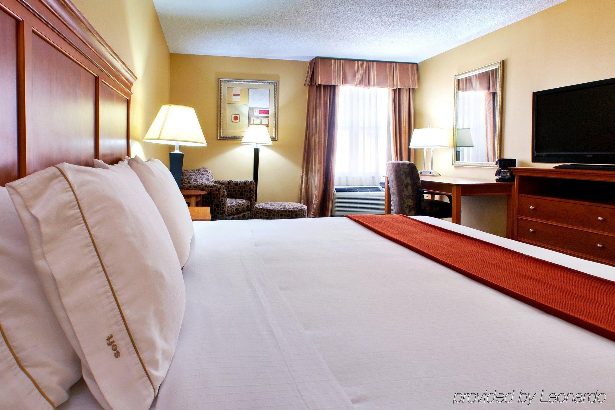 Holiday Inn Express Hurricane Mills Waverly By Ihg Room photo