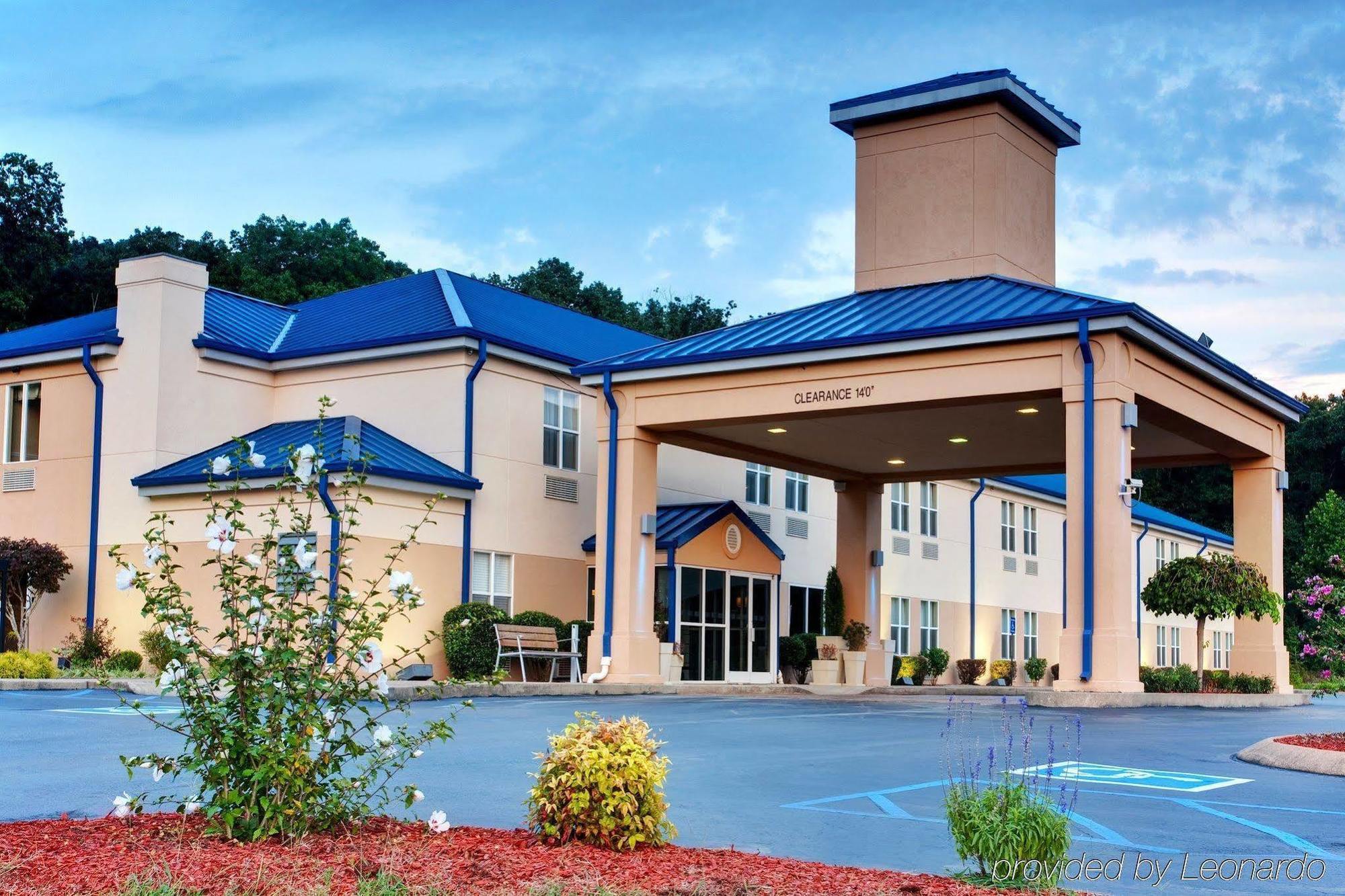 Holiday Inn Express Hurricane Mills Waverly By Ihg Exterior photo