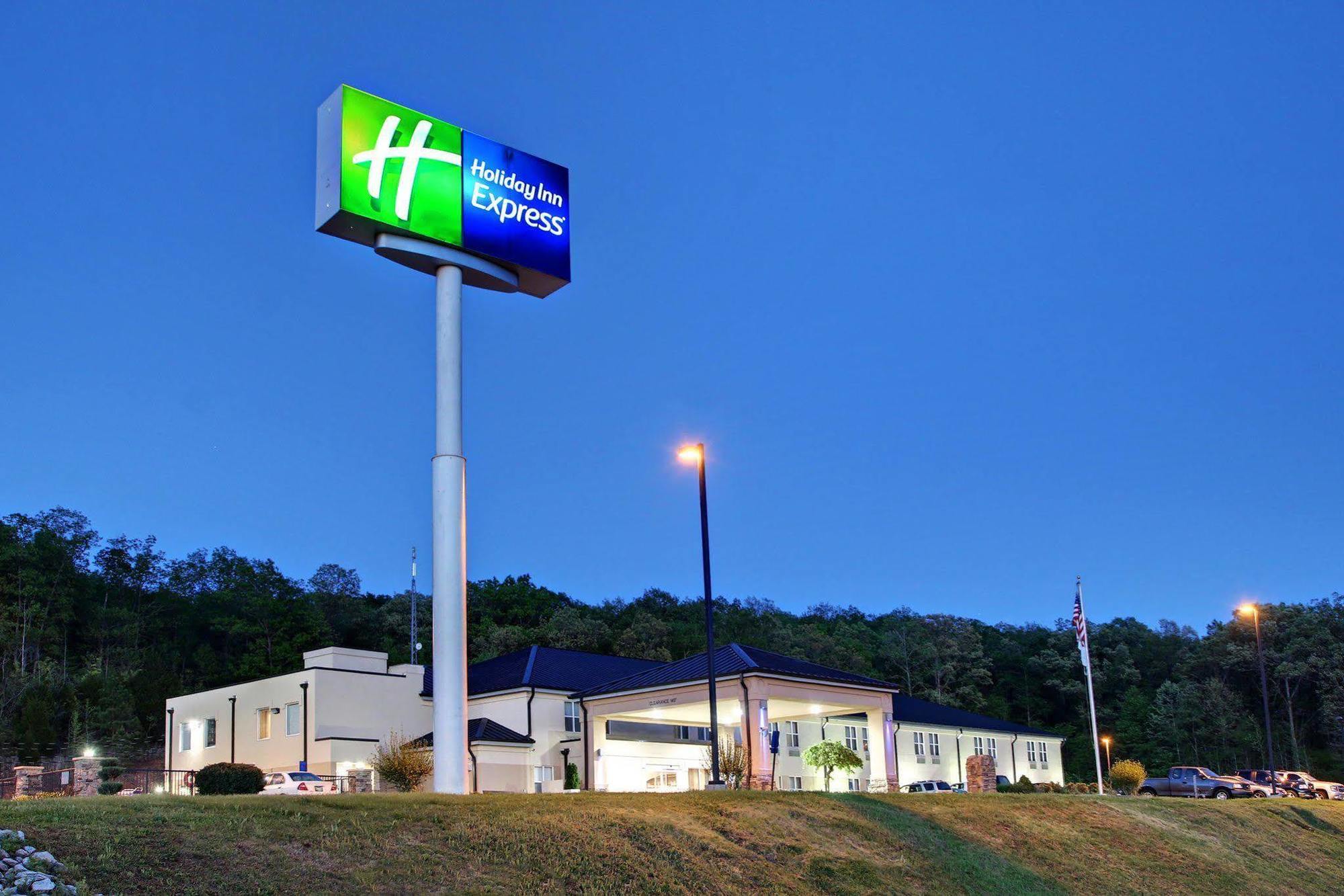 Holiday Inn Express Hurricane Mills Waverly By Ihg Exterior photo
