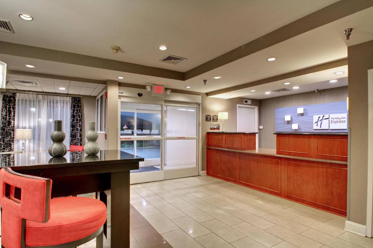 Holiday Inn Express Hurricane Mills Waverly By Ihg Exterior photo