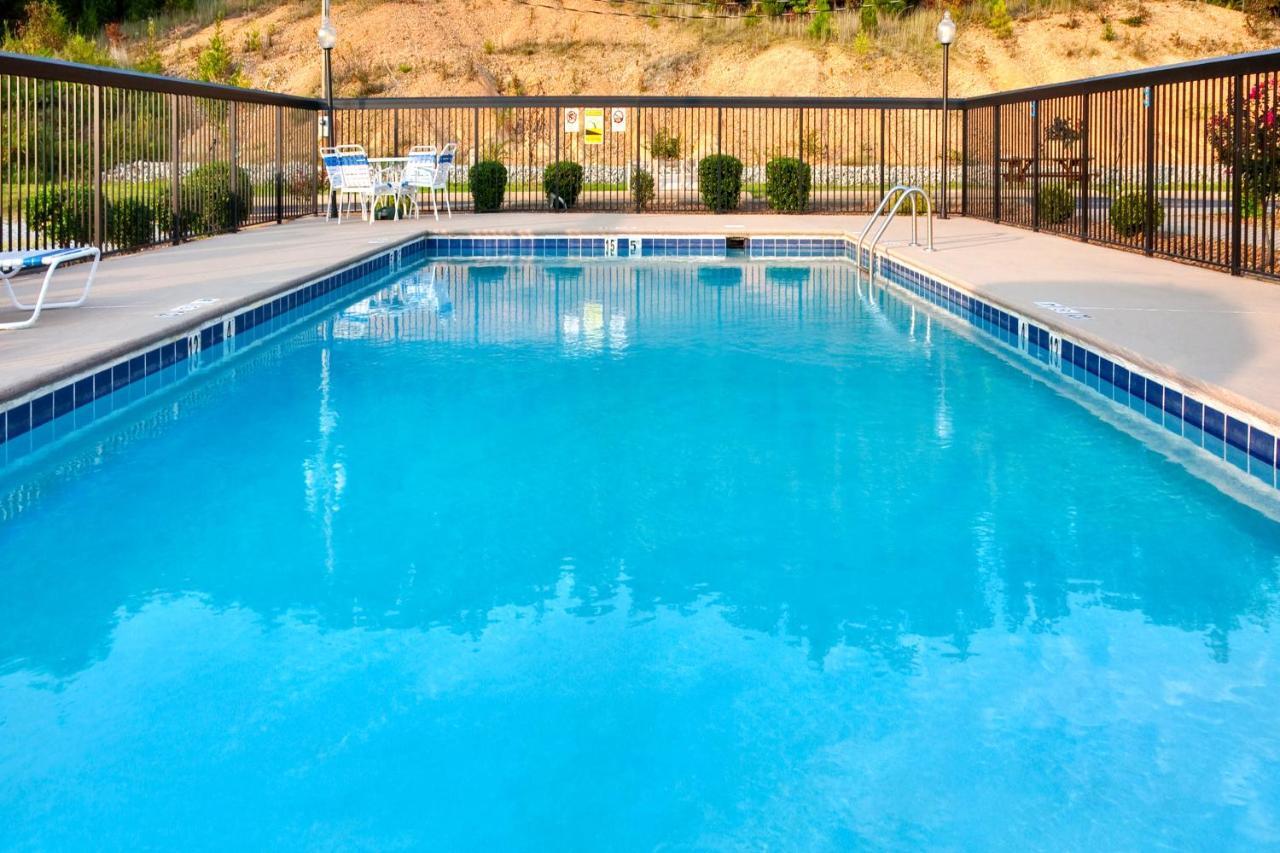 Holiday Inn Express Hurricane Mills Waverly By Ihg Exterior photo